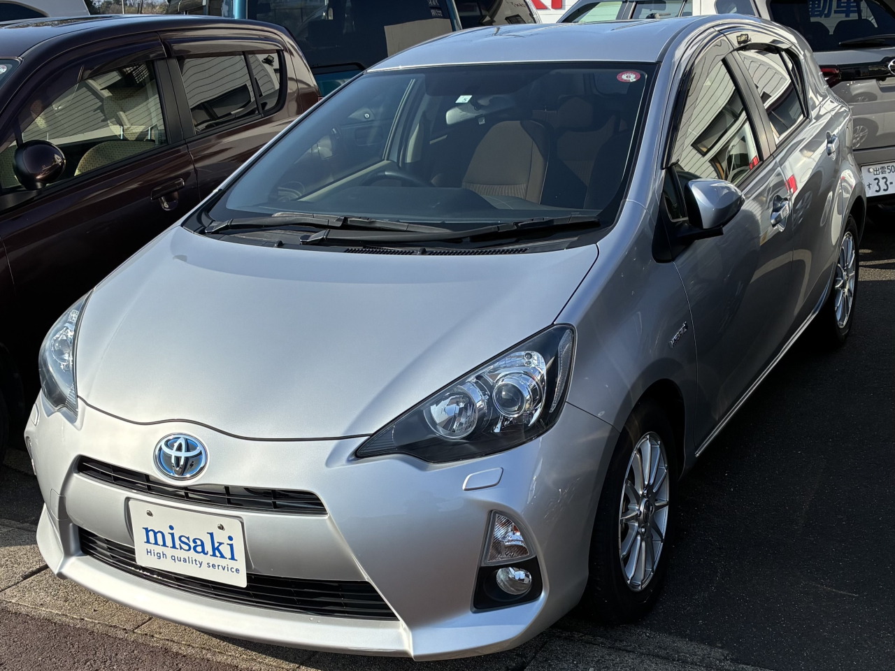 TOYOTA　アクア